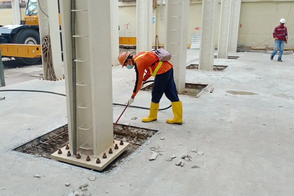 Sinar Alam Cakrabuana Worker Doing Maintenance for Plant Facility